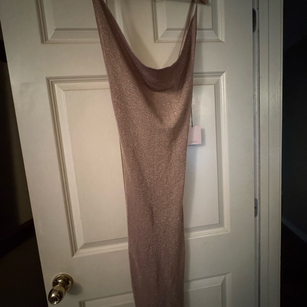 Superdown Backless Dress - Picture 5 of 8